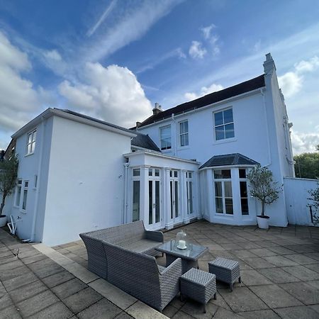 Willow House, Georgian Property In Shepperton Exteriör bild